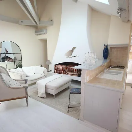 Daire Carre D'or Rue D'antibes A Quelques Pas Du Palais Des Festivals *